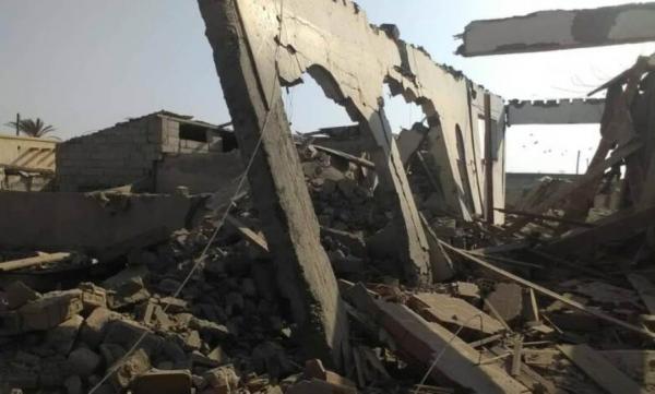 إدانة حكومية لاستهداف المليشيا الحوثية أحد مساجد حي منظر بالحديدة