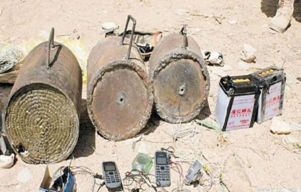 قتلى وجرحى من القوات الحكومية بعبوتين ناسفتين في أبين