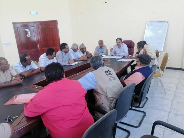 اجتماع بالمخا يناقش تفعيل أداء المكاتب التنفيذية 