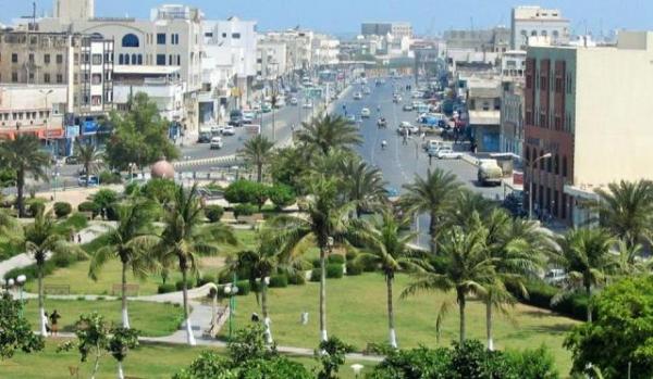 التحالف يدمر زورقاً أطلقه الحوثيون من ميناء الحديدة