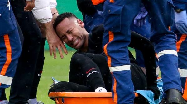 سان جرمان يحقق فوزاً قاتلاً على ليل ويخسر نجمه نيمار