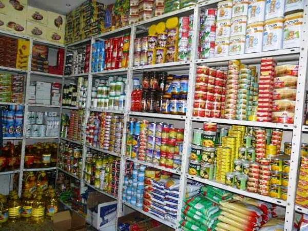 منتجات غذائية منتهية لعرضها في "الخيمة الرمضانية"