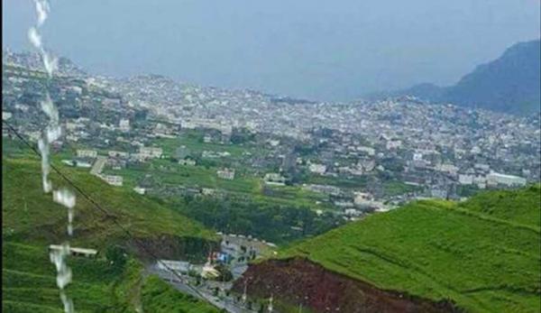 العثور على جثة شاب مقتولا داخل سيارته في إب