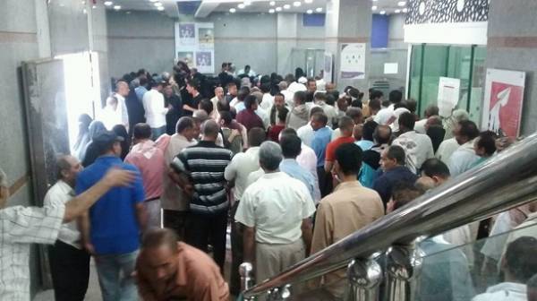 اليوم الاثنين صرف مرتبات شهري يناير وفبراير لهذه الفئات من موظفي الحديدة.. (التفاصيل)