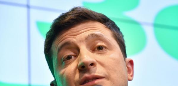 التحليل النفسي لرئيس أوكرانيا بعد إلغاء متابعة زعماء العالم على «تويتر»