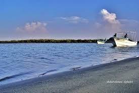 تدمير زورقين مفخخين للحوثي قبالة ميدي في حجة