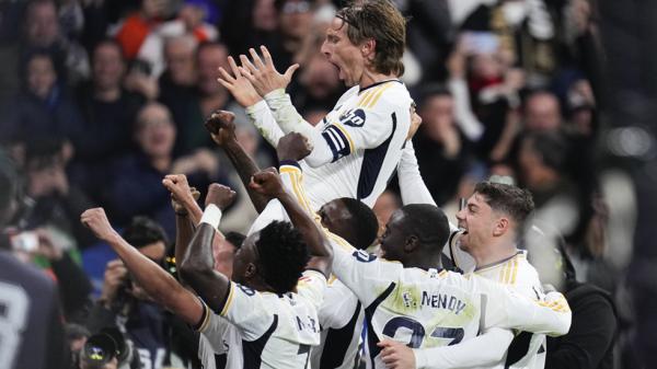 "صاروخية" مودريتش تمنح ريال مدريد فوزا ثمينا على إشبيلية