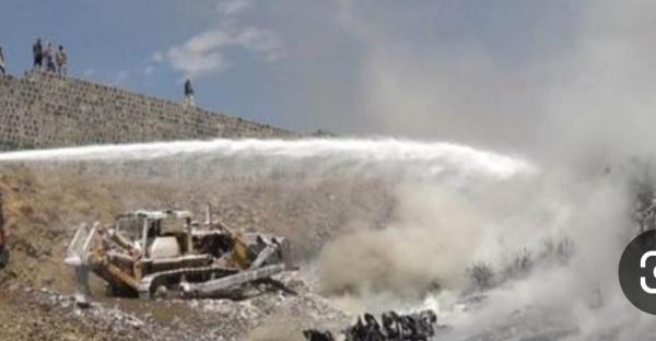 عصابة الحوثي تفتعل حريقا بالأشغال لإخفاء نهب معدات الوزارة 