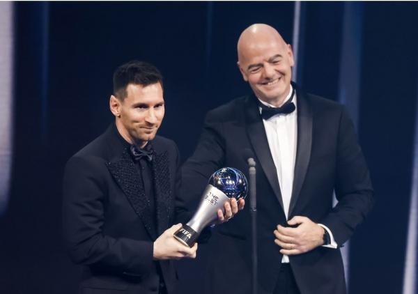 ميسي يقود الأرجنتين للهيمنة على جوائز الأفضل للفيفا