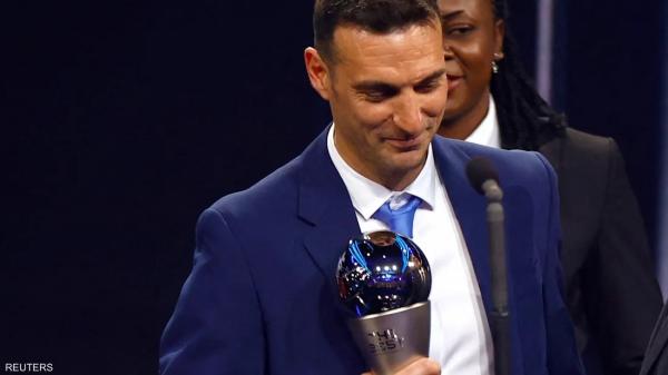 سكالوني أفضل مدرب في العالم