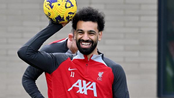 مفاجأة مدوية .. محمد صلاح يوقع عقود انضمامه للدوري السعودي