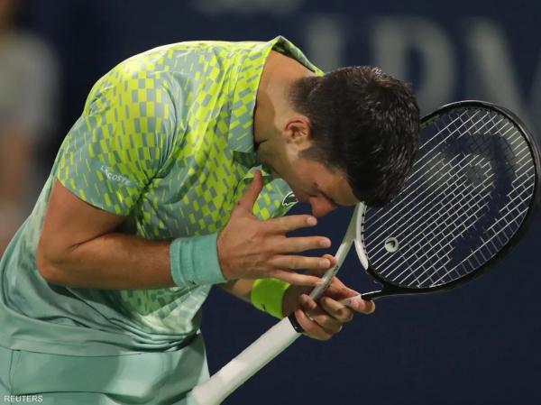 "الدب الروسي" يلحق بـ"الجوكر" أول هزيمة للموسم قبل نهائي دبي