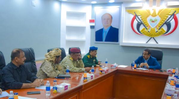 محافظ شبوة يترأس اجتماعاً استثنائياً للجنة الأمنية بالمحافظة