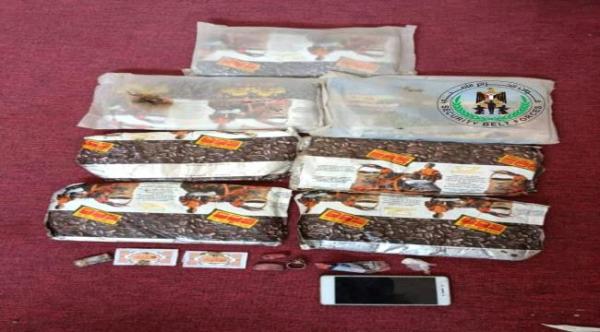 القبض على امرأة مسنة ورجل يهربان  الحشيش في دلتا أبين