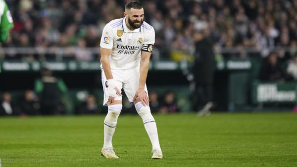 موقف بنزيما من المشاركة في مواجهتي الريال ضد إسبانيول وليفربول