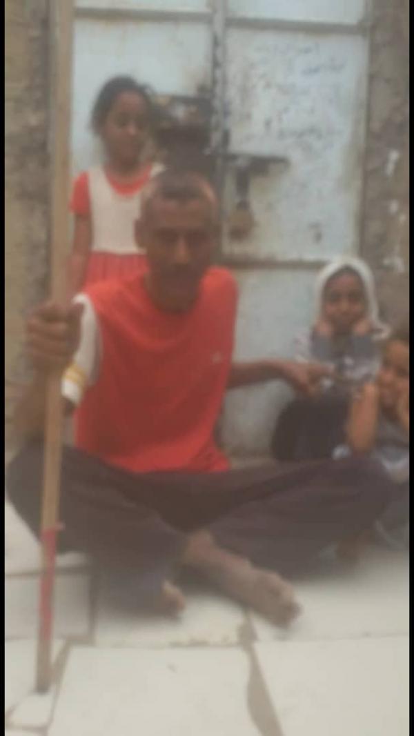 مواطن يعلن الإضراب عن الطعام بتعز بسبب فساد تموينات الغاز 