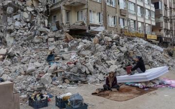 عدد قتلى الزلزال في تركيا يتجاوز 48 ألفا