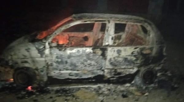 إعلامية تطالب بالتحقيق في حادثة إحراق سيارتها بجبل حبشي