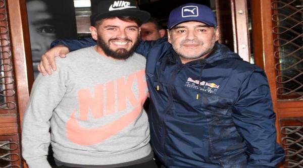 نجل الأسطورة مارادونا يستقيل من تدريب فريق نابولي يوناتيد