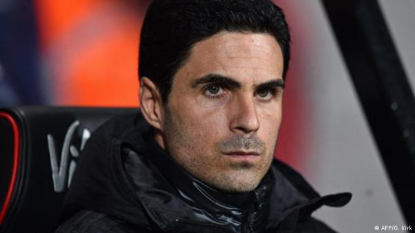 مان سيتي معنيٌ.. كيف يخدم الإقصاء الأوروبي مصالح أرسنال؟