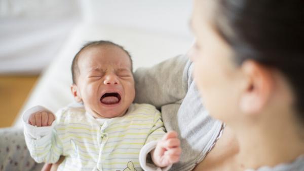 "سر ساعة السحر" .. اكتشاف سبب بكاء الرضع يوميا من 5 مساء إلى 11 مساء