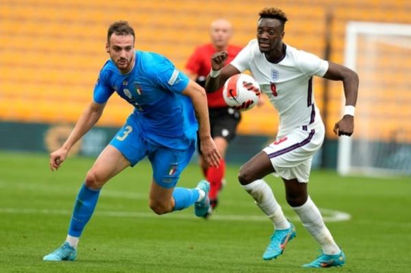 قمة "تكسير عظام" بين حامل اللقب ووصيفه في تصفيات يورو 2024