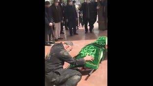 كورونا يقترب من بيت خامنئي.. وفاة والدة زوجة ابنه