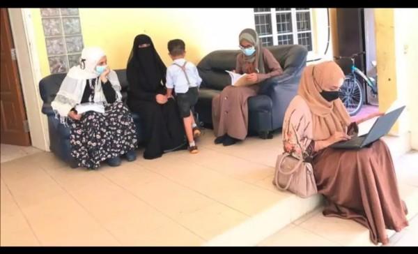 لتجاهل حكومة معين عبدالملك ..طلابنا في ماليزيا ينظمون وقفة احتجاجية بمبنى الملحقية الثقافية