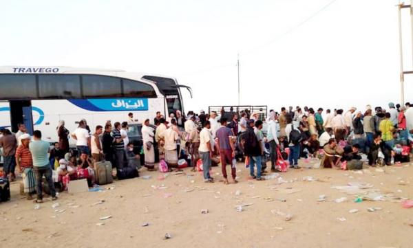 الاتحاد اليمني للسياحة يطالب الحكومة بمعالجة الزحام في منفذ الوديعة 