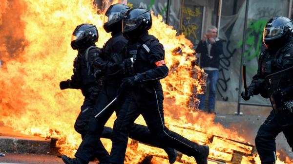 منظمات حقوقية تندد بـ"عنف" الشرطة الفرنسية خلال مظاهرات ضد إصلاح نظام التقاعد