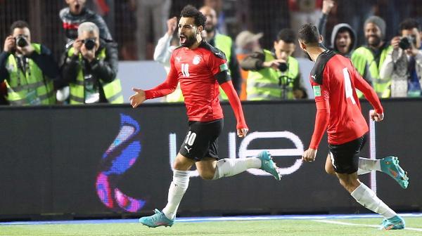 هل يغيب محمد صلاح عن لقاء السنغال الحاسم؟