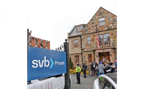 أجراس خطر انطلقت من بنك سيليكون فالي لم يسمعها أحد