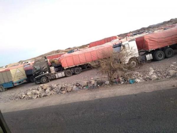 عصابة الحوثي تمنع دقيق بيت هائل من الدخول لمناطق سيطرتها