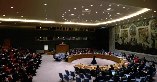 لماذا اعتبرت واشنطن قرار مجلس الأمن في شأن غزة "غير ملزم"؟