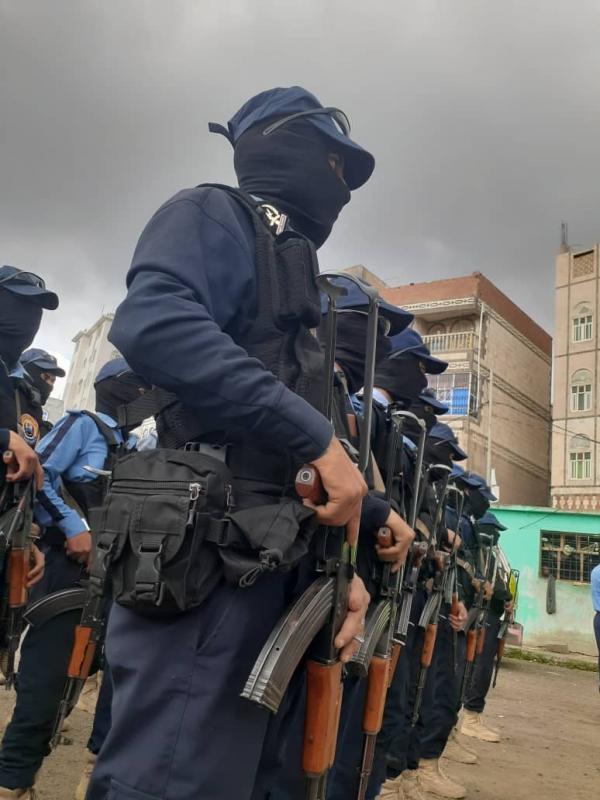 عصابة الحوثي تنتشر في شوارع إب لترهيب المواطنين