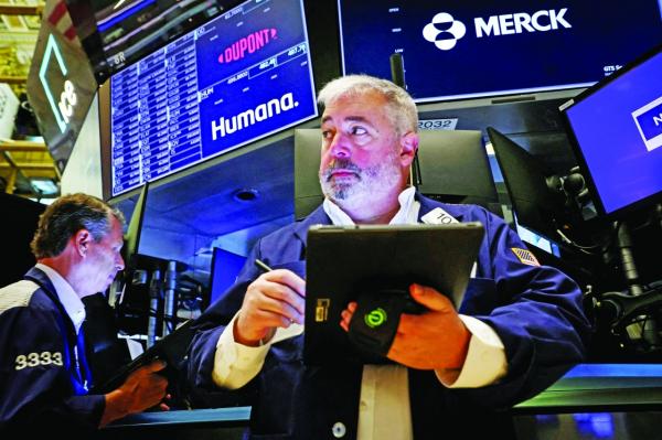 الأسهم العالمية تعزز مكاسبها الشهرية رغم الأزمة المصرفية