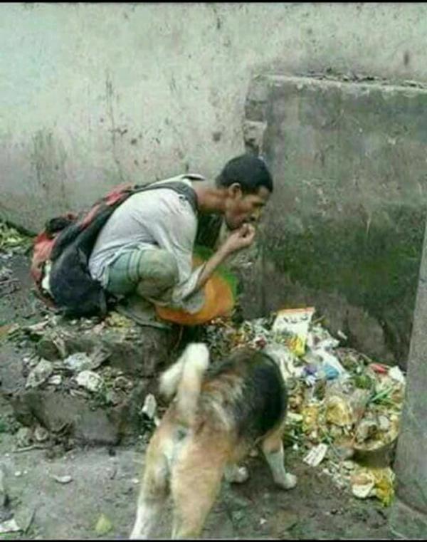 قمامة مليشيا الحوثي موائد للفقراء