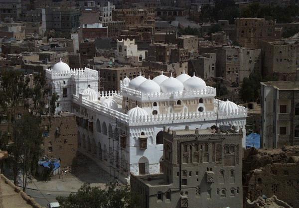 مقتل امرأة بلغم حوثي في زاهر البيضاء