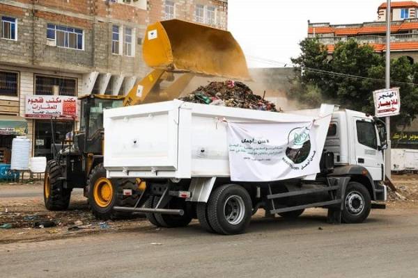  حملات "عدن أجمل" تستعيد نظافة المدينة
