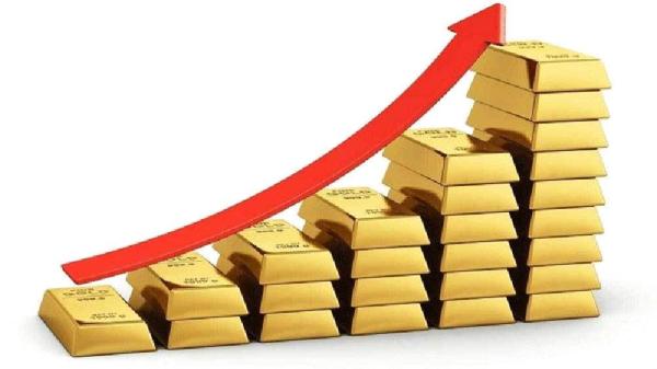 الذهب يلامس 2350 دولاراً