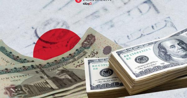 المصريون يواصلون التخلص من الدولار