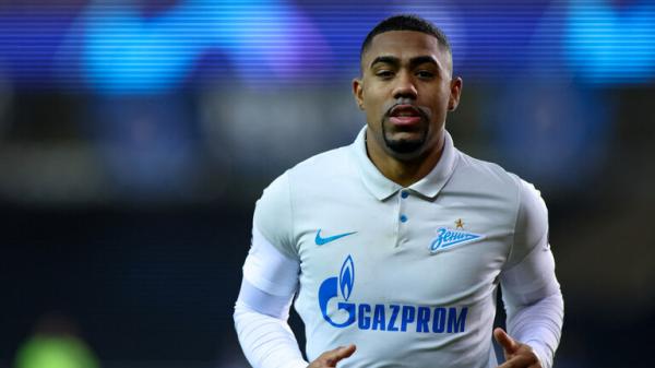 إشادة بموقف البرازيلي مالكوم ورفضه مغادرة روسيا