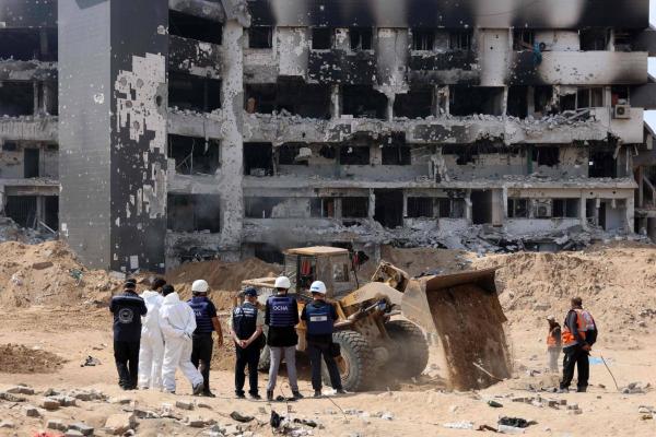 غزة: انتشال 381 جثة بمحيط مجمع الشفاء منذ انسحاب القوات الإسرائيلية