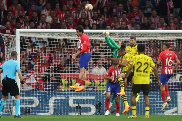 أتليتيكو مدريد يهزم دورتموند ويقترب من  التأهل إلى نصف نهائي دوري الأبطال