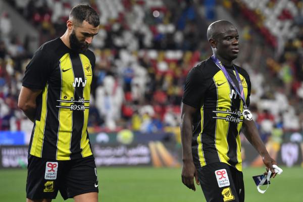 شقيق بنزيما يهاجم مدرب الاتحاد السعودي