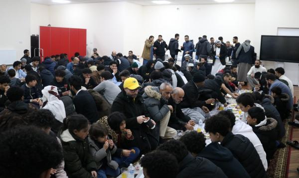 بريطانيا تحتضن اكبرا فطار رمضاني للأسر اليمنية