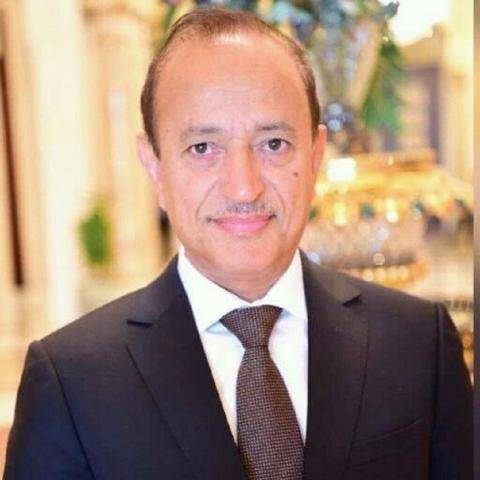 محافظ تعز: التظاهرات ضد قوات طارق صالح تصب في مصلحة المليشيات الحوثية