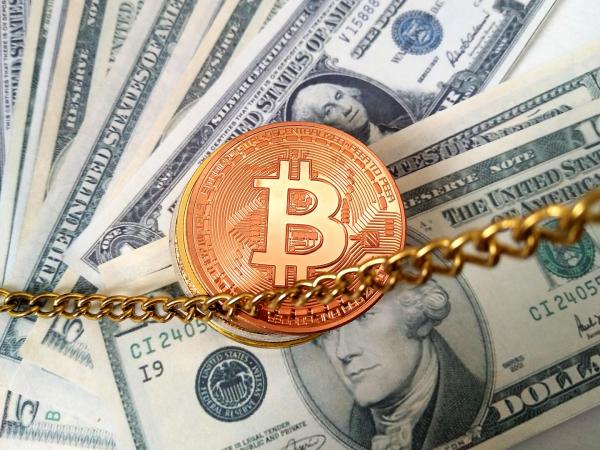 عملة "البيتكوين" تسجل مستوى هو الأول منذ 8 يونيو 2022