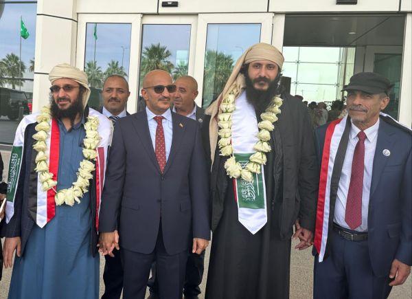  استقبال رسمي كبير للعقيد ركن محمد محمد عبدالله صالح و النقيب عفاش صالح المحررين من سجون الحوثي