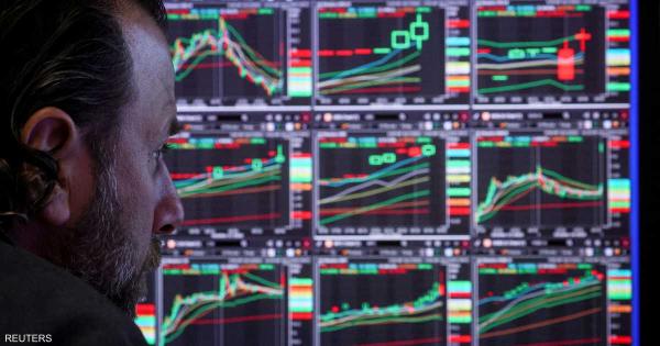 أسهم أميركا تغلق منخفضة مع تزايد الرهانات على رفع الفائدة